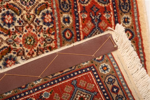 Mood Red Runner Hand Knotted 27 X 64  Area Rug 253-21559 Image 13