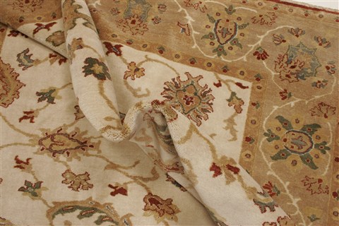 Chobi Beige Hand Knotted 83 X 911 Area Rug 250-21564 Image 6