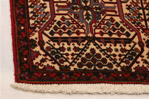 Maymeh Red Hand Knotted 33 X 62 Area Rug 100-21568 Image 3