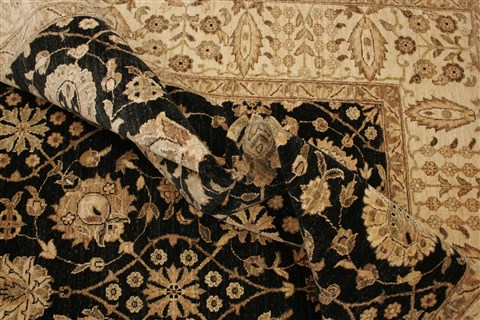 Chobi Black Hand Knotted 81 X 106  Area Rug 250-21574 Image 8