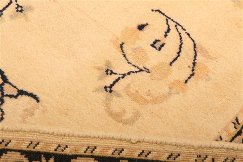 Sarouk Beige Runner Hand Knotted 26 X 63 Area Rug 100-21578 Image 10
