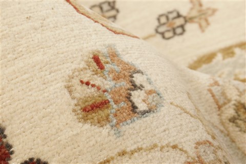 Ziegler Beige Hand Knotted 80 X 103 Area Rug 250-21616 Image 2