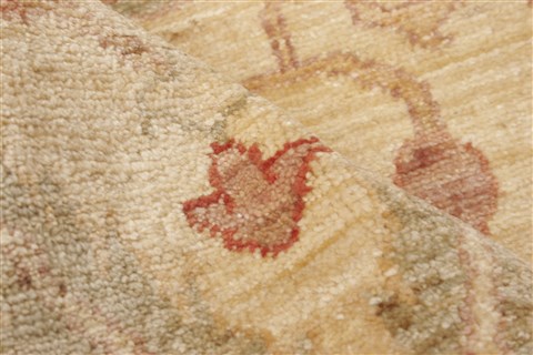 Pishavar Beige Hand Knotted 78 X 910 Area Rug 250-21667 Image 3