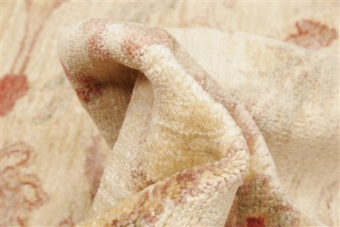 Pishavar Beige Hand Knotted 78 X 910 Area Rug 250-21667 Image 4