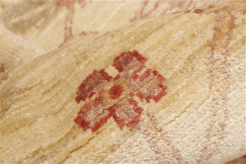 Pishavar Beige Hand Knotted 78 X 910 Area Rug 250-21667 Image 5