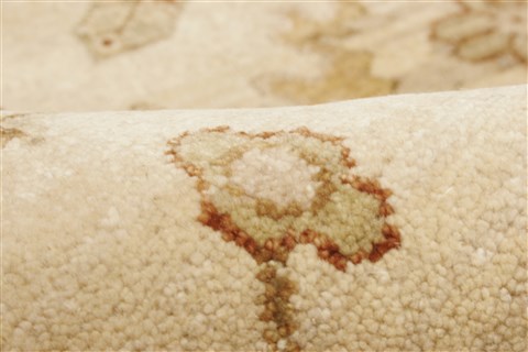 Oushak Beige Hand Knotted 80 X 100 Area Rug 250-21712 Image 4