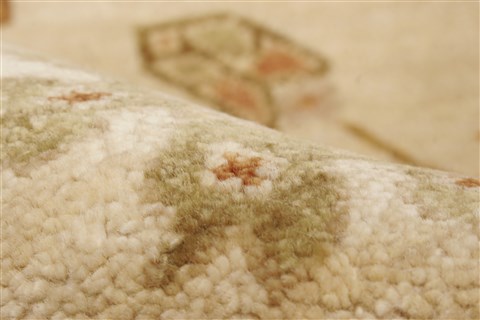 Oushak Beige Hand Knotted 80 X 100 Area Rug 250-21712 Image 5