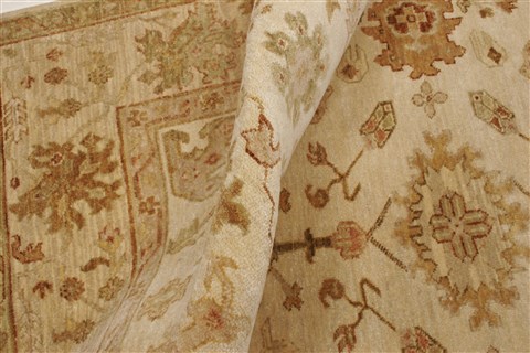 Oushak Beige Hand Knotted 80 X 100 Area Rug 250-21712 Image 7
