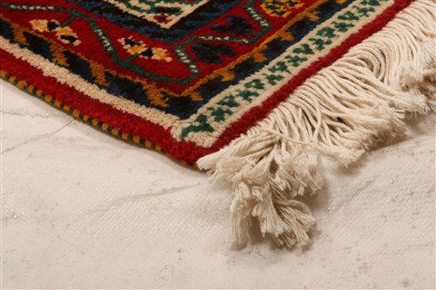 Qashqai Red Hand Knotted 69 X 102 Area Rug 100-21719 Image 3