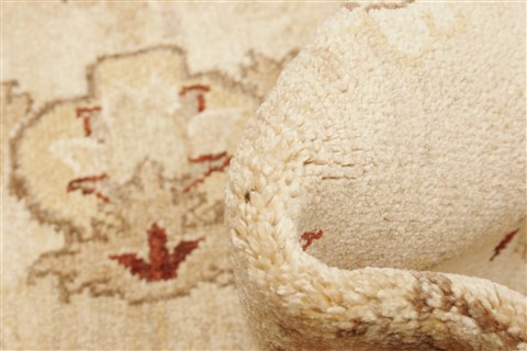Pishavar Beige Hand Knotted 83 X 99 Area Rug 250-21720 Image 4