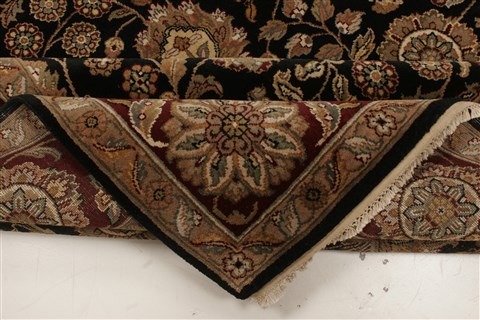 Agra Black Hand Knotted 80 X 102 Area Rug 250-21753 Image 12