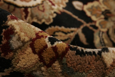 Agra Black Hand Knotted 80 X 102 Area Rug 250-21753 Image 3