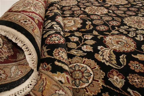 Agra Black Hand Knotted 80 X 102 Area Rug 250-21753 Image 7