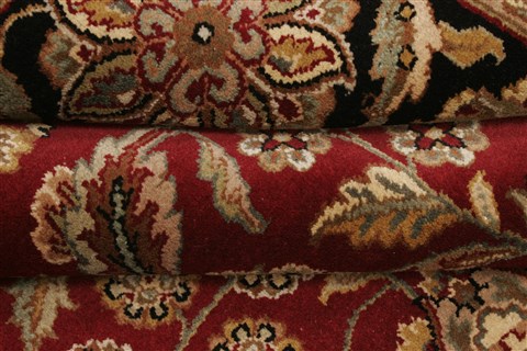 Agra Red Hand Knotted 82 X 103 Area Rug 250-21758 Image 11