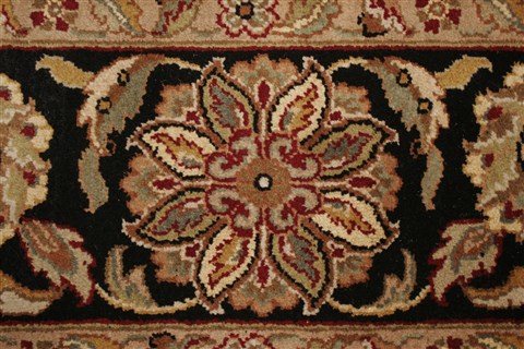 Agra Red Hand Knotted 82 X 103 Area Rug 250-21758 Image 19