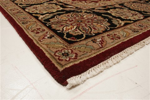 Agra Red Hand Knotted 82 X 103 Area Rug 250-21758 Image 23