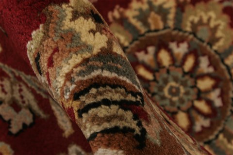 Agra Red Hand Knotted 82 X 103 Area Rug 250-21758 Image 4