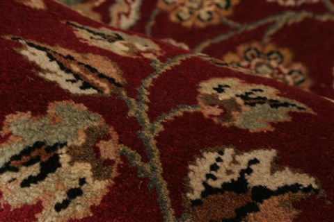 Agra Red Hand Knotted 82 X 103 Area Rug 250-21758 Image 5