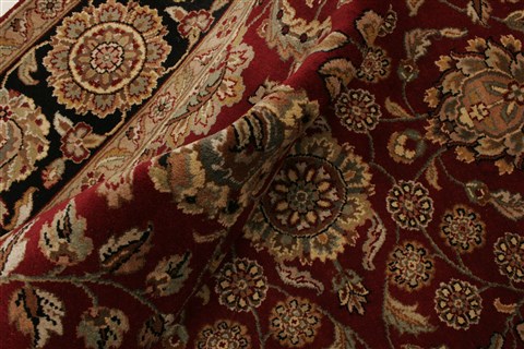 Agra Red Hand Knotted 82 X 103 Area Rug 250-21758 Image 8