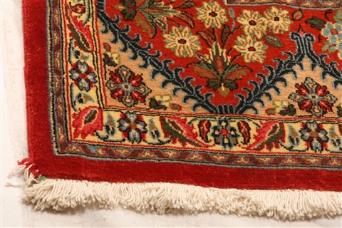 Qum Red Hand Knotted 67 X 107 Area Rug 100-21760 Image 19