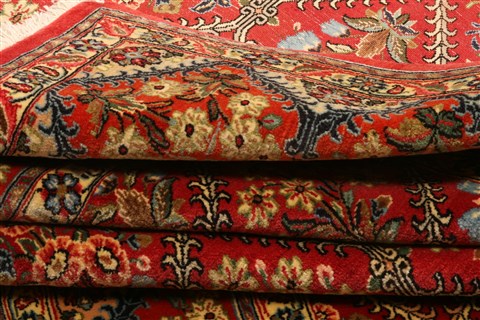 Qum Red Hand Knotted 67 X 107 Area Rug 100-21760 Image 12
