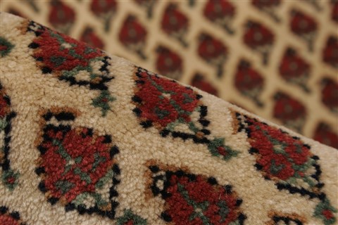 Agra Beige Square Hand Knotted 89 X 103 Area Rug 250-21779 Image 3