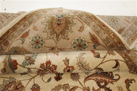Agra Beige Hand Knotted 81 X 910 Area Rug 250-21788 Image 24