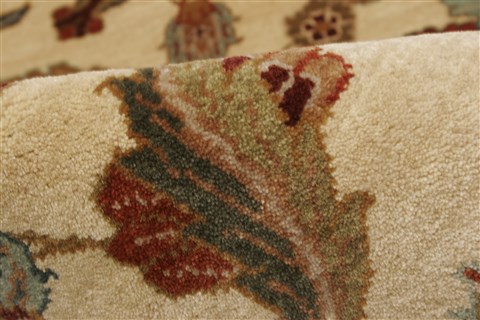 Agra Beige Hand Knotted 81 X 910 Area Rug 250-21788 Image 4