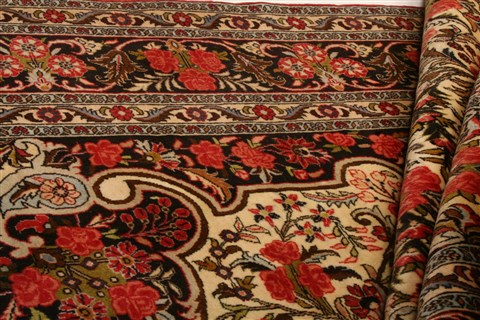 Birjand Red Hand Knotted 73 X 106 Area Rug 253-21790 Image 8