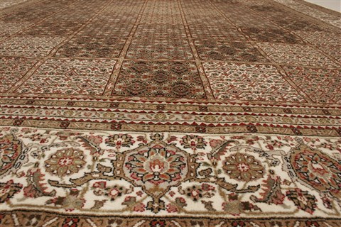 Tabriz Beige Hand Knotted 710 X 910 Area Rug 250-21794 Image 14