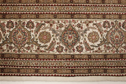 Tabriz Beige Hand Knotted 710 X 910 Area Rug 250-21794 Image 16