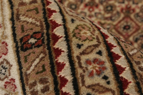Tabriz Beige Hand Knotted 710 X 910 Area Rug 250-21794 Image 1
