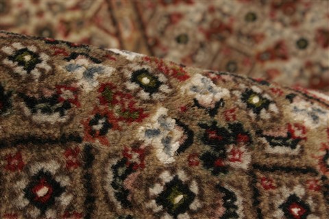Tabriz Beige Hand Knotted 710 X 910 Area Rug 250-21794 Image 2