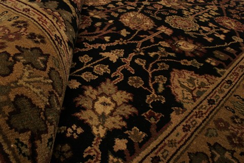 Agra Black Hand Knotted 42 X 60 Area Rug 250-21903 Image 5