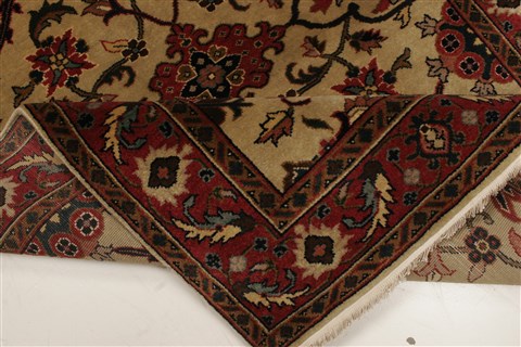 Agra Beige Hand Knotted 41 X 711 Area Rug 250-21905 Image 9