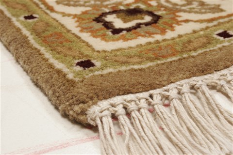 Agra Beige Hand Knotted 40 X 60 Area Rug 250-21907 Image 19