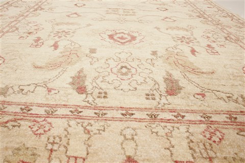 Pishavar Beige Hand Knotted 39 X 58 Area Rug 250-21908 Image 13
