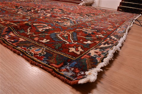 Bakhtiar Red Hand Knotted 110 X 161 Area Rug 100-21944 Image 1