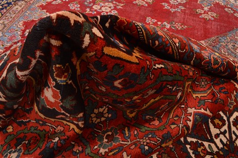 Bakhtiar Red Hand Knotted 110 X 161 Area Rug 100-21944 Image 7