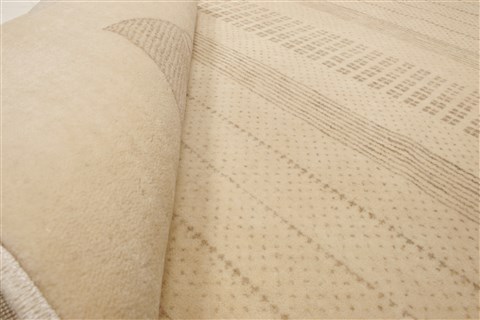 Gabbeh Beige Hand Knotted 40 X 61 Area Rug 250-21946 Image 3