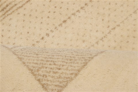 Gabbeh Beige Hand Knotted 40 X 61 Area Rug 250-21946 Image 6