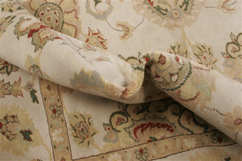 Chobi Beige Hand Knotted 83 X 107 Area Rug 250-21956 Image 6
