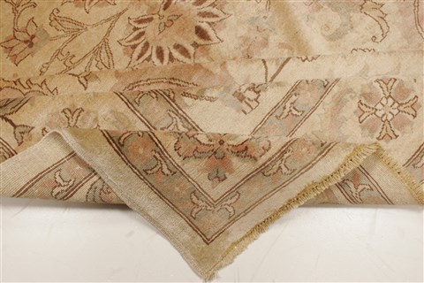 Pishavar Beige Hand Knotted 86 X 105 Area Rug 250-21986 Image 10