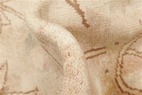 Pishavar Beige Hand Knotted 86 X 105 Area Rug 250-21986 Image 3