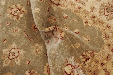 Pishavar Grey Hand Knotted 81 X 96 Area Rug 250-22011 Image 6