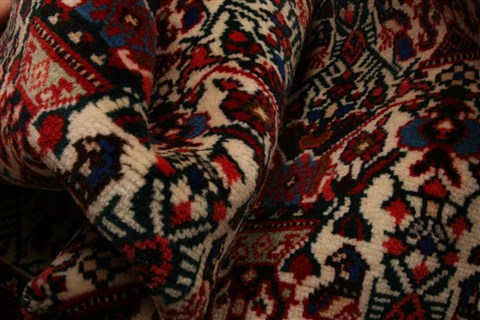 Abadeh Red Hand Knotted 35 X 51 Area Rug 100-22087 Image 2