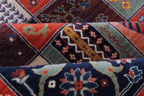 Bakhtiar Multicolor Hand Knotted 89 X 116 Area Rug 250-22094 Image 12