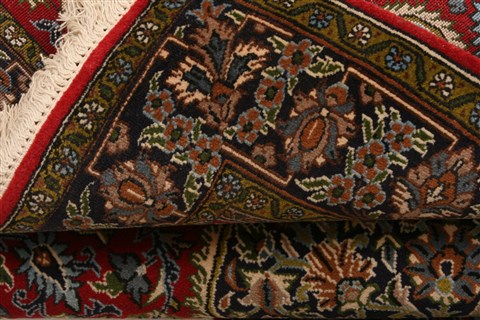 Qum Red Hand Knotted 36 X 410 Area Rug 100-22154 Image 7