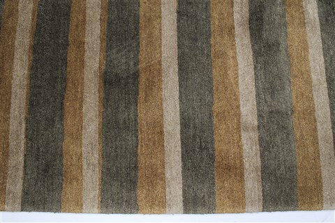 Modern Green Hand Knotted 90 X 120 Area Rug 250-22215 Image 1