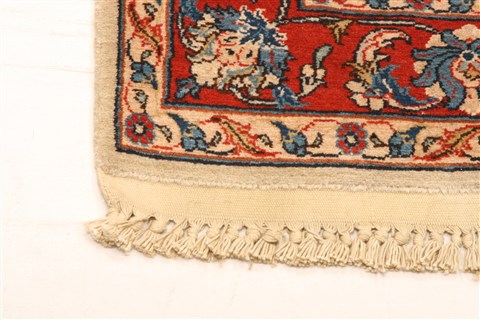 Sarouk Red Hand Knotted 37 X 47 Area Rug 100-22216 Image 14